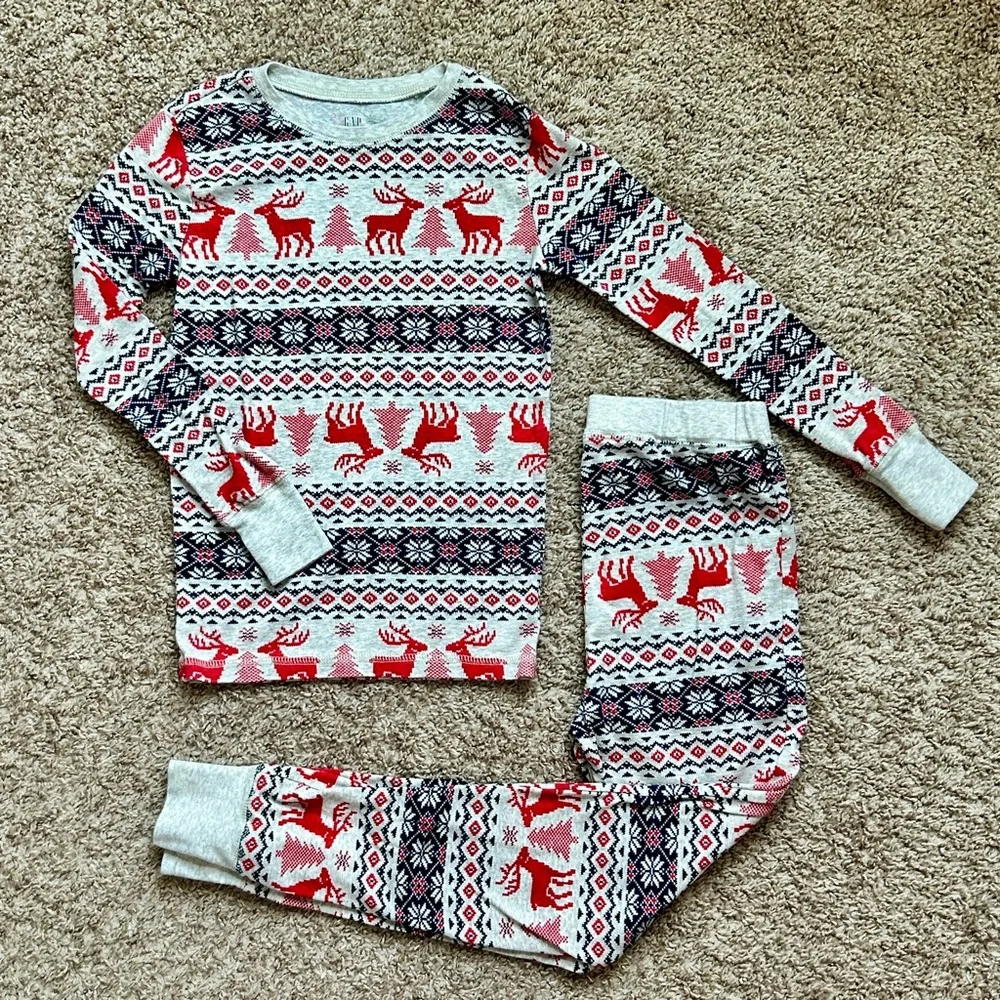Gap Kids Gray Red‎ Reindeer Fair Isle Holiday Snug Fit Pajama Set Size 10